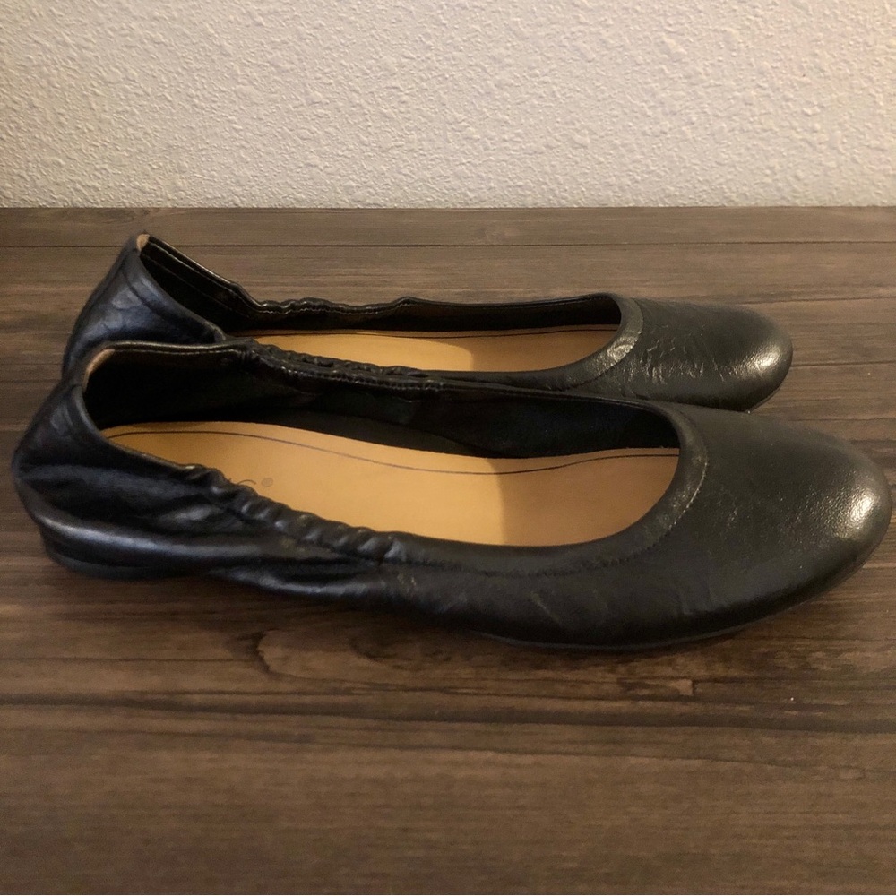 Vionic Alexa Black Leather Slip On Elastic Topline Ballet Flats - Picture 7 of 12